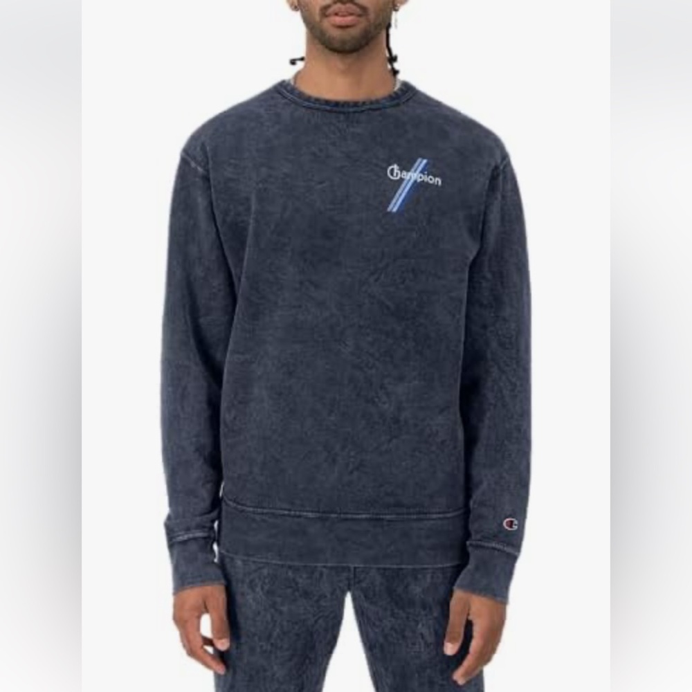 Champion Men's Blue Crewneck Sweater Size M